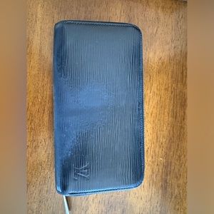 Louis Vuitton Black Epi zip around wallet